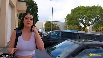 Big Natural Tits Teen Gives Blowjob And Gets Fucked Doggystyle In Car