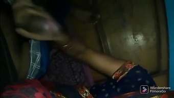 Sexy Indian Girl Gets Delivered A Pizza And Ends Up Having Sex With The Delivery Guy