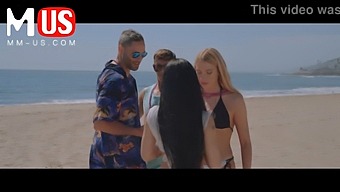 Damon Dice Och Jason Michaels Går Med Morgan Lee Och Khloe Kapri För En Het Parsession